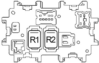 Nissan Altima (2002-2006) – skrzynka bezpieczników i przekaźników